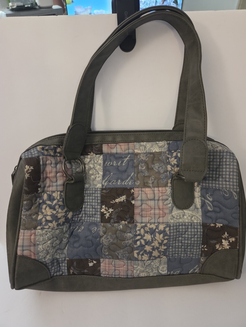 Donna Sharp Quilted Patchwork Shoulder Bag Purse Blue Gray Floral